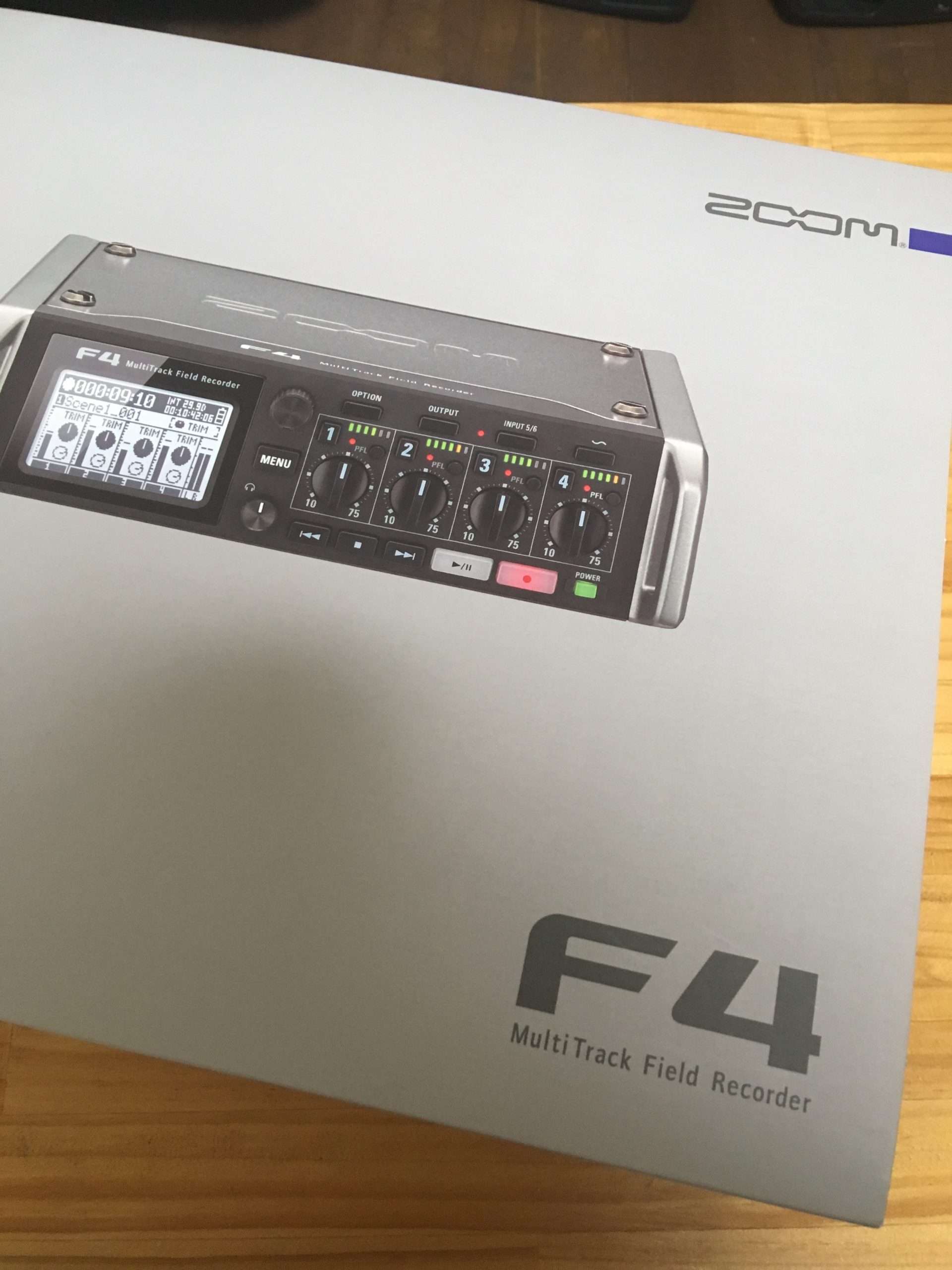 【機材】ZOOM『F4 MultiTrack Field Recorder』を買う。 エモノート。